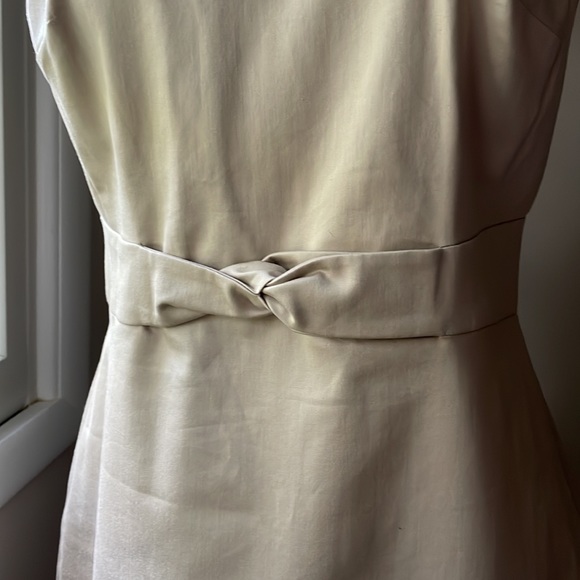 Stylish Ann Taylor beige dress with twist detail at waist. - Picture 2 of 6